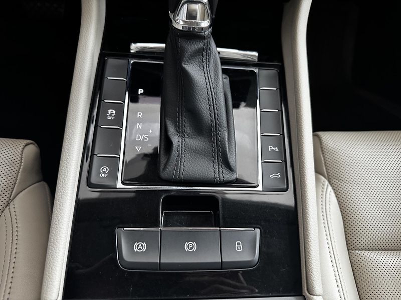 Škoda Superb (2018) Style 2.0 TDI 140 KW 4x4 -CZ- - fotka 15 z 27