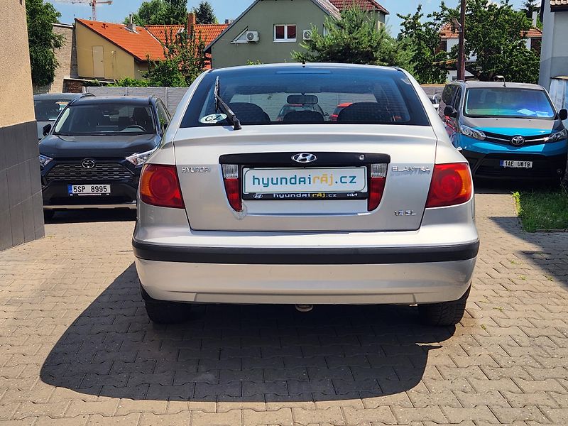 Hyundai Elantra (2001) 1.6-ZACHOVALÝ STAV-NÍZKÉ KM - fotka 9 z 13