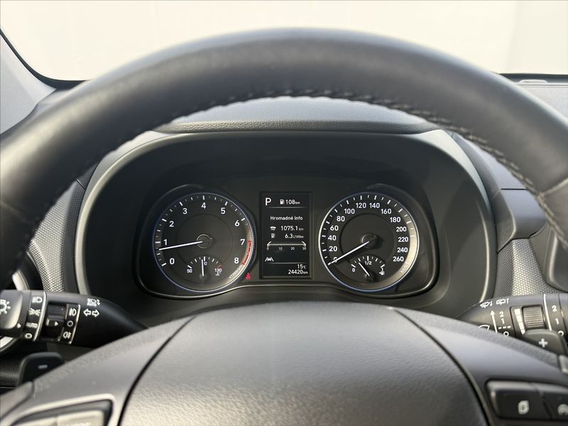 Hyundai Kona 1,6 T-GDI 145kW Smart DTC - fotka 9 z 23