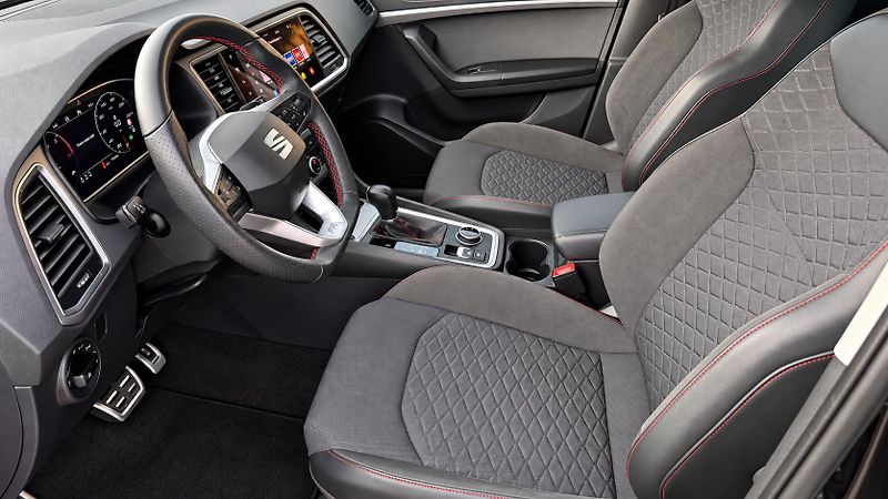 Seat Ateca (2025)  FR 2.0 TDI , AT,LED, ZÁRUKA - fotka 2 z 57