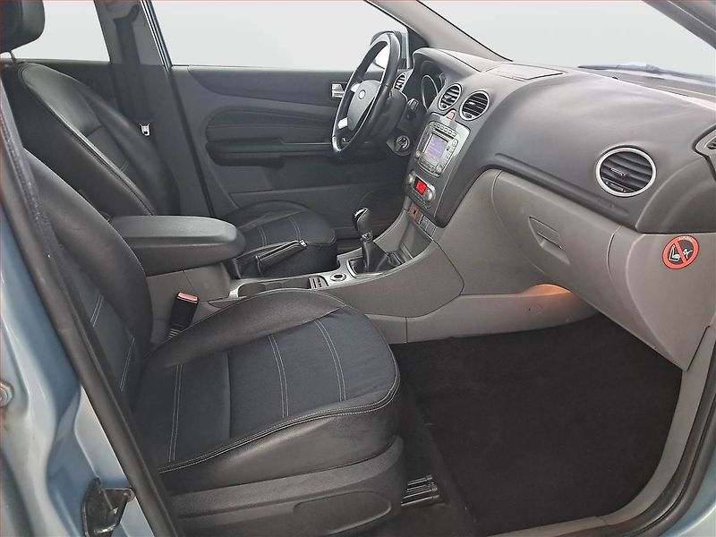 Ford Focus (2008) 1.8 TDCi, nová STK, rezervace - fotka 9 z 18