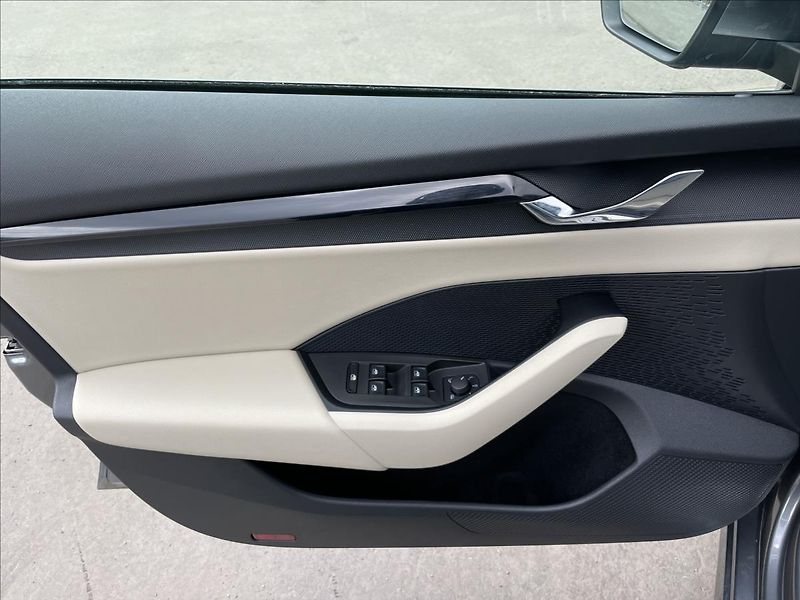 Škoda Octavia 1,5 TSI Style LED+AutoAC+PDC - fotka 14 z 19