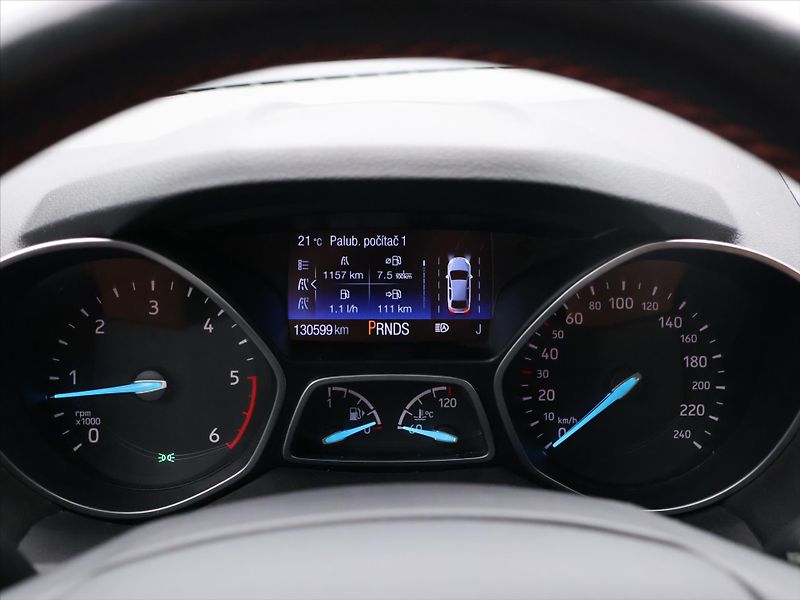 Ford Kuga 2.0 TDCi 132kW AWD ST-Line - fotka 15 z 29