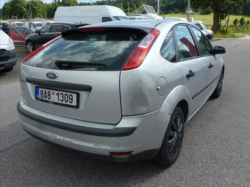 Ford Focus 1,6 16V NOVÁ STK,Klimatizace ! - fotka 9 z 48