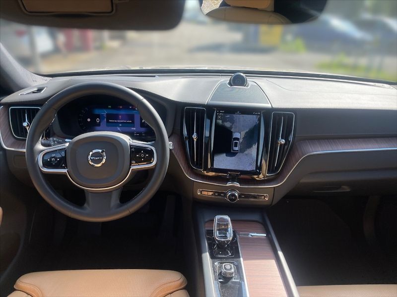 Volvo XC60 2,0 T6 Rech.Ult.Bright AWD AT - fotka 9 z 11