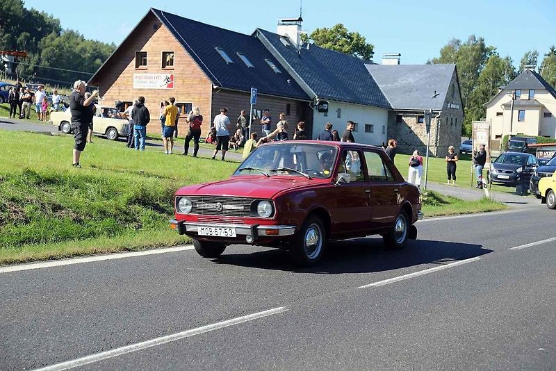 V Dolním Podluží si dali sraz majitelé strojů z dob budování socialismu.