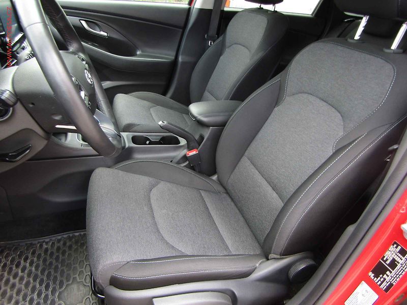 Hyundai i30 (2023) 1.0 T-GDi, ČR, Smart - fotka 9 z 20