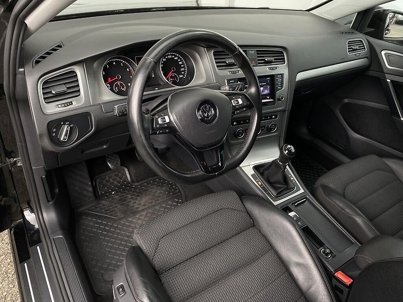 Volkswagen Golf 1,2 TSI 77 kW Comfortline - fotka 7 z 25