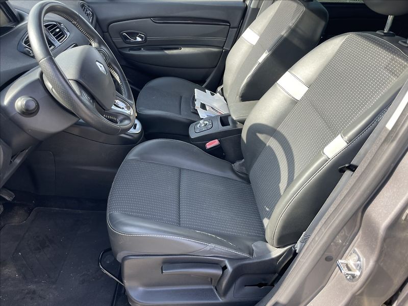 Renault Grand Scénic 1,2 TCe 97kw BOSE, GPS, odp. D - fotka 7 z 37