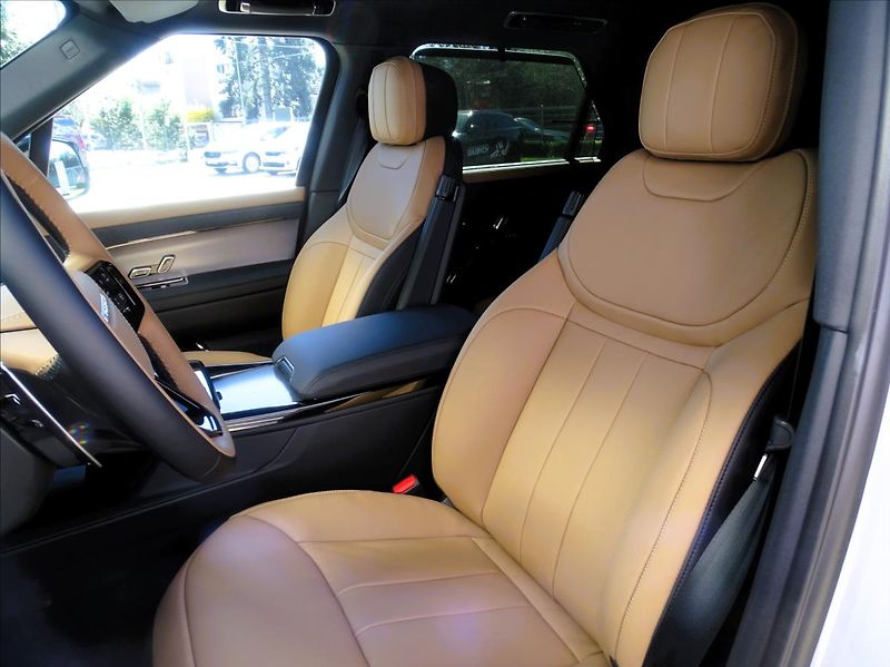 Land Rover Range Rover Sport 3,0 D250 DYNAMIC SE - fotka 13 z 36