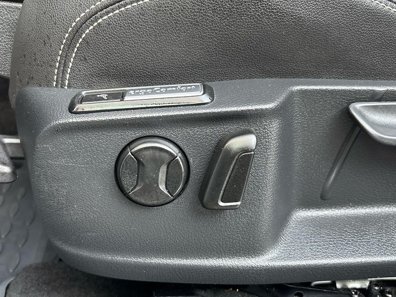 Volkswagen Passat ELEGANCE - fotka 27 z 27