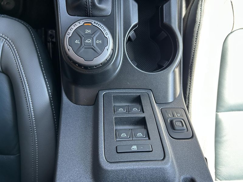 Ford Bronco 2.7 EcoBoost 246kW OUTER BANKS - fotka 35 z 36