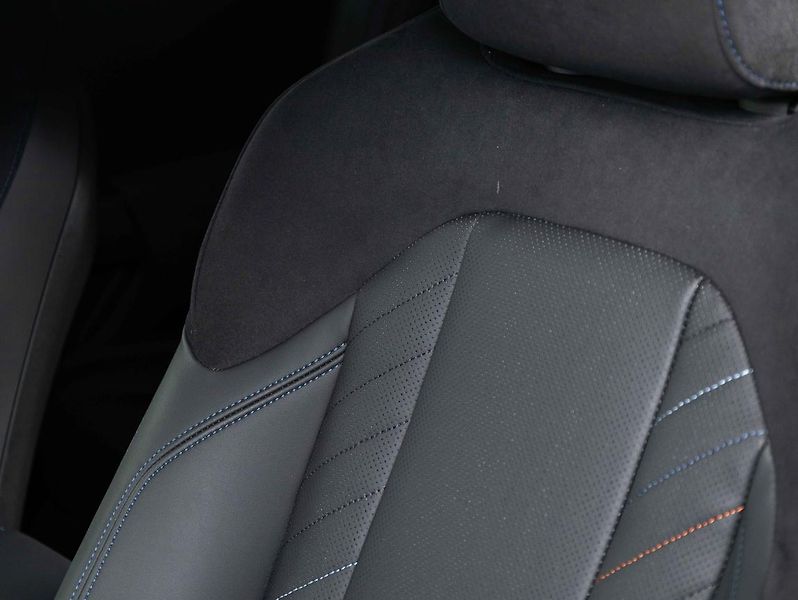 BMW X3 M50 xDrive - fotka 18 z 22