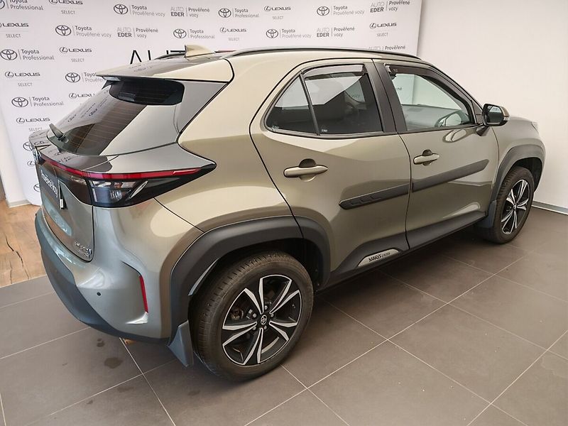 Toyota Yaris Cross 1.5 Hybrid eCVT AWD Comfort - fotka 4 z 31