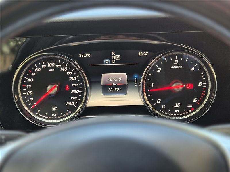 Mercedes-Benz Třídy E 220d*4M*AMG*head-up*webast - fotka 24 z 43
