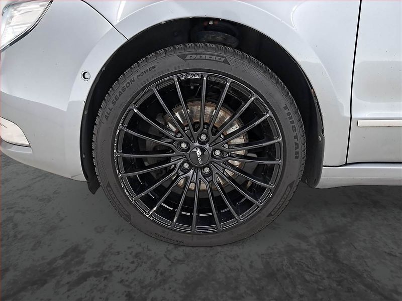 Škoda Superb (2012) Laurin&Klement 2.0 TDI - fotka 15 z 18
