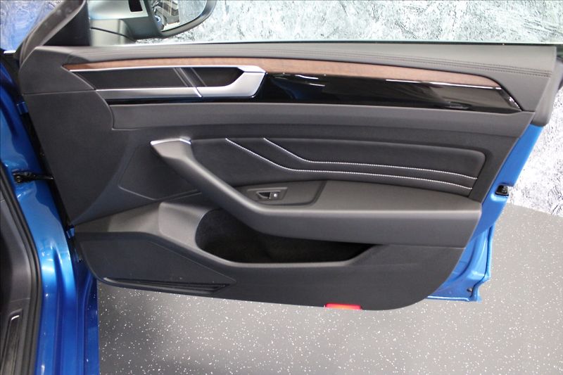 Volkswagen Arteon 2,0 TDI DSG ELEGANCE 1.MAJ. CZ - fotka 9 z 35