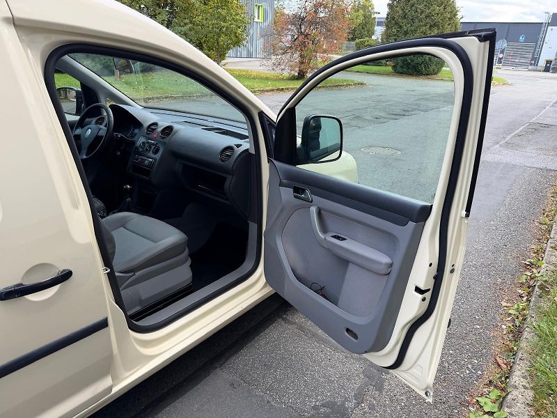 Volkswagen Caddy 2,0 CNG Ecofuel - fotka 12 z 20