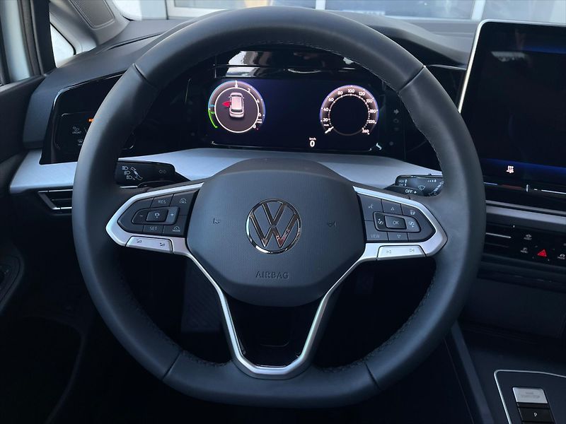 Volkswagen Golf (2025) 1,5 TSI eHybrid 150 kW 6DSG  P - fotka 19 z 21