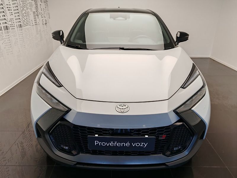Toyota C-HR 2.0 PHEV 4x2 GR SPORT - fotka 2 z 49