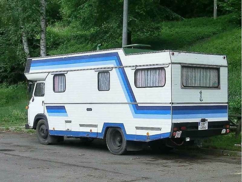 Obytné Avie byly předchůdkyněmi dnešních kempovacích vozů.