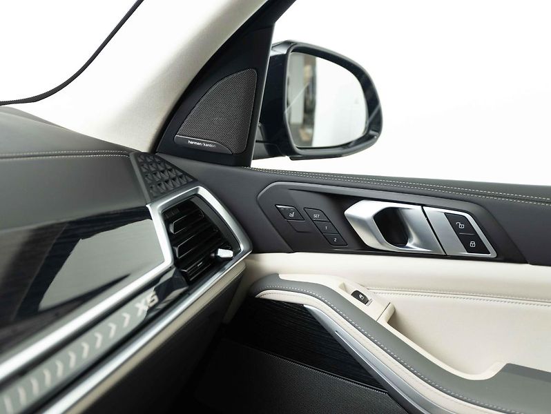 BMW X5 xDrive50e - fotka 16 z 23