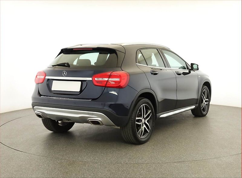 Mercedes-Benz GLA (2017) 200 d 4MATIC, 4X4 - fotka 5 z 20