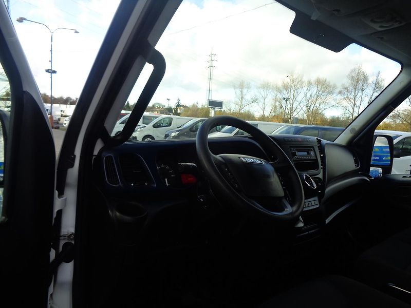 Iveco Daily 2,3 HPT  MAXI AUTOMAT KLIMA - fotka 20 z 32