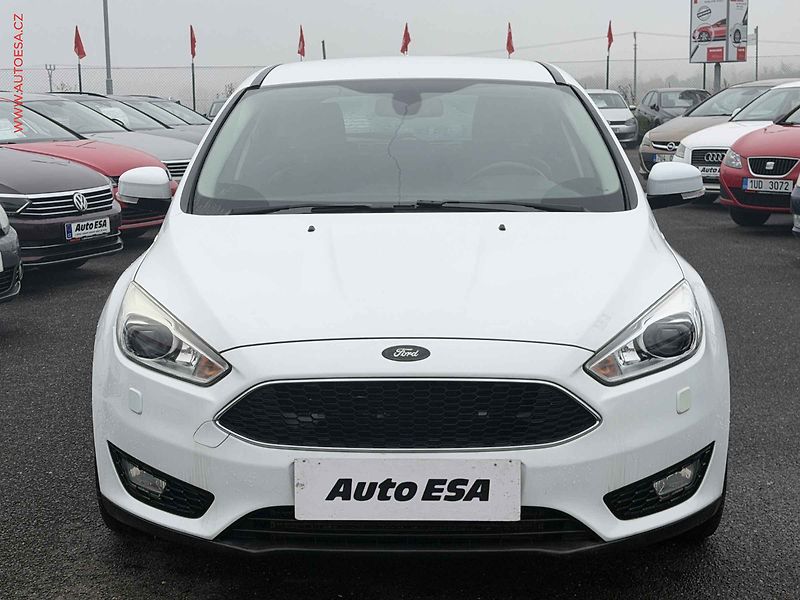 Ford Focus (2015) 2.0 TDCi, Titanium, AT, bixen - fotka 2 z 18