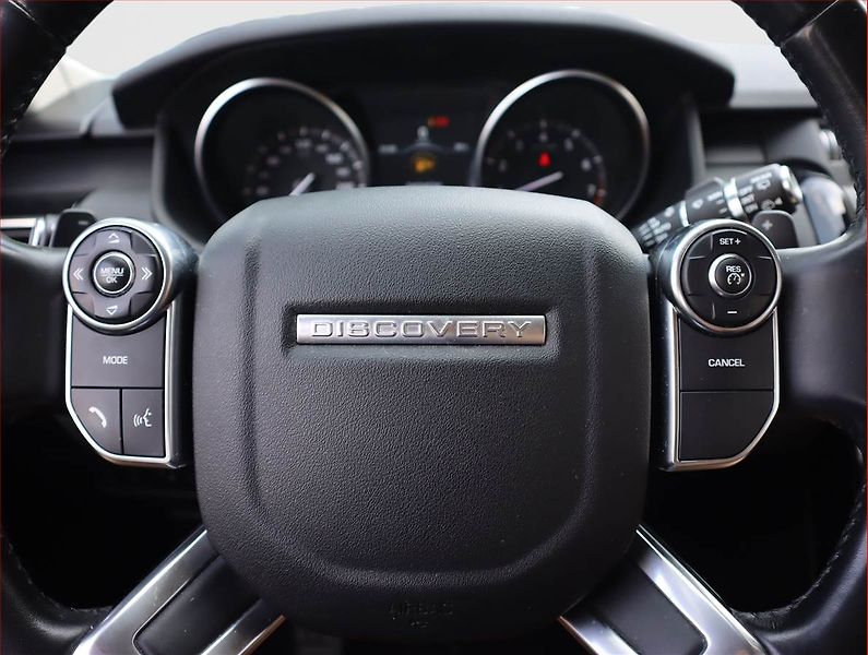 Land Rover Discovery (2018) 2.0 Si4 - fotka 18 z 21