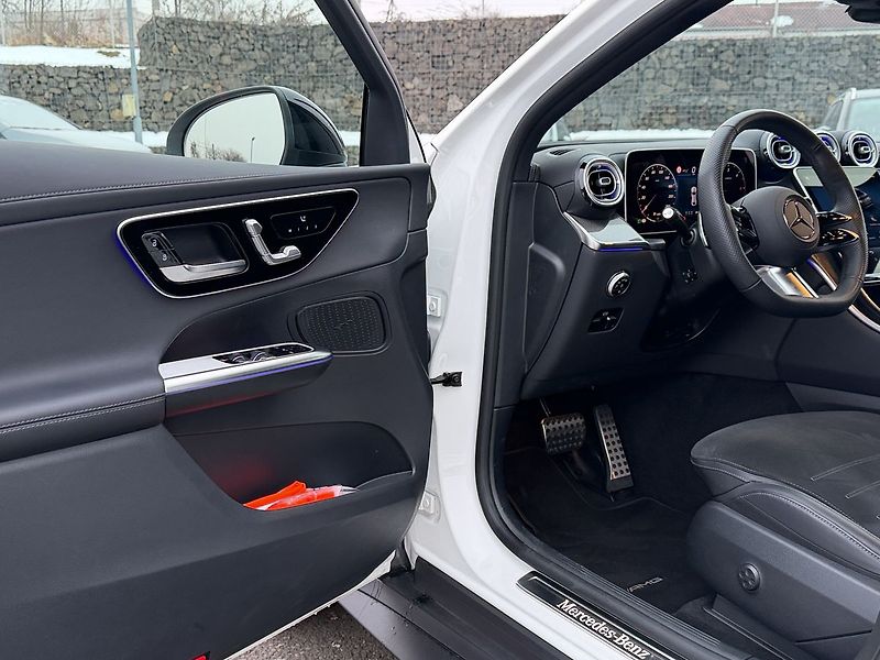Mercedes-Benz GLC 220 d AMG 4MATIC kupé - fotka 22 z 31
