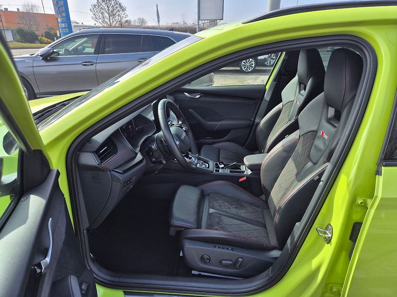 Škoda Octavia Combi RS 2,0 TSI 195kW DSG, we - fotka 9 z 39