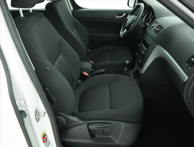 Škoda Yeti (2013) Ambition 1.4 TSI, Tempomat - fotka 9 z 15