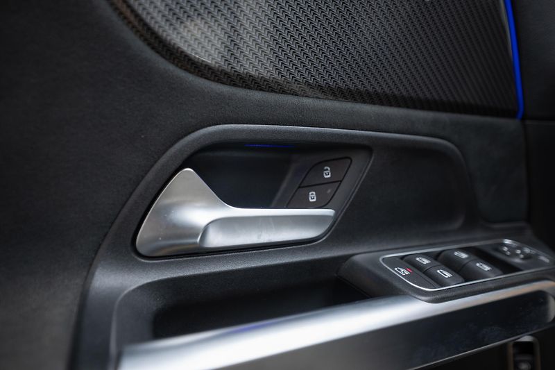 Mercedes-Benz GLB 200d 4Matic AMG Packet - fotka 29 z 40