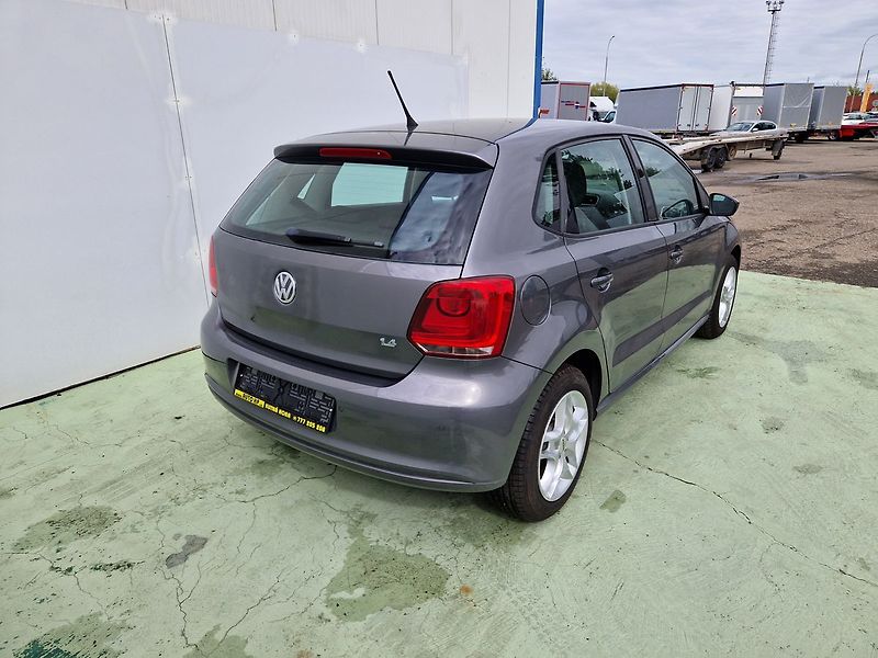Volkswagen Polo Comfortline 1.4 - fotka 3 z 34
