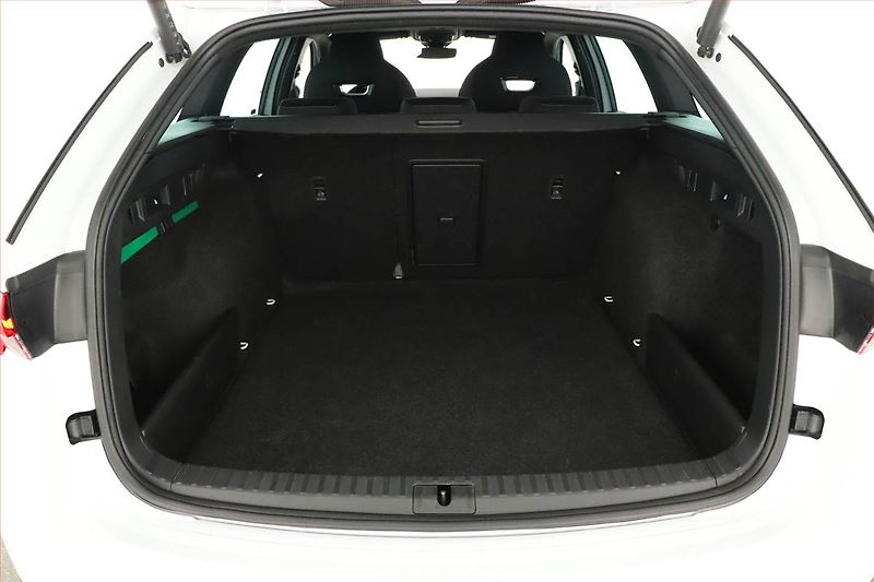 Škoda Octavia (2023) Sportline 2.0 TDI - fotka 19 z 20