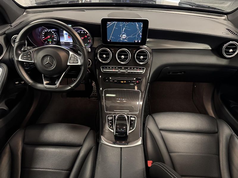 Mercedes-Benz GLC (2017) 350e 4M AMG - fotka 11 z 42