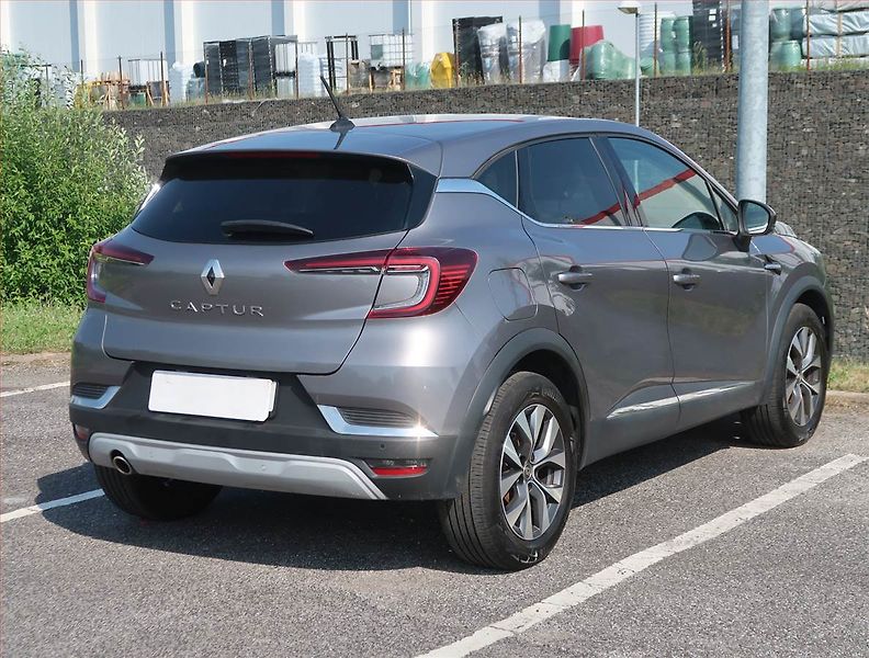 Renault Captur (2020) 1.3 TCe, Automat, Serv.kniha - fotka 5 z 19