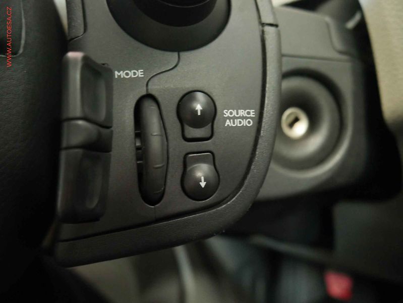 Renault Modus (2005) 1.6i, AC - fotka 14 z 19