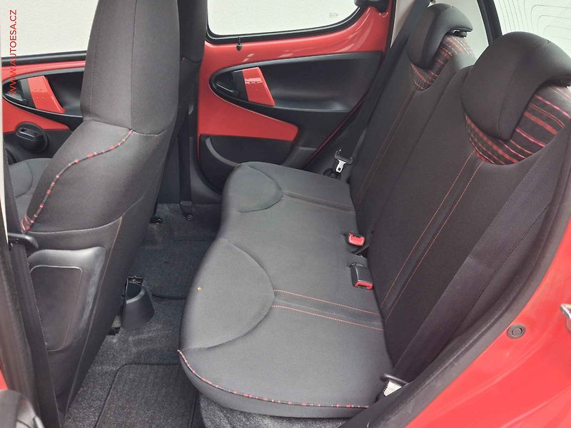 Citroën C1 (2014) 1.0i, 2.maj,ČR, servis.kniha - fotka 10 z 14