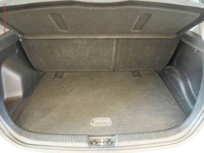 Kia Venga (2012) 1.4CRDi, ČR, AC, tažné - fotka 7 z 19