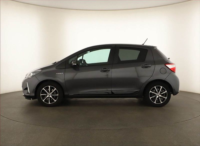 Toyota Yaris (2018) 1.5 Hybrid, Automat - fotka 3 z 14