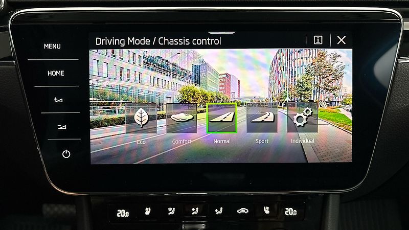 Škoda Superb 2.0 TDI DSG 4x4 L&K Combi - fotka 32 z 32