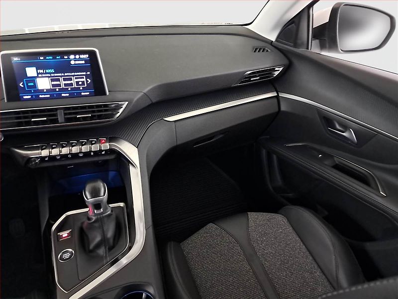 Peugeot 5008 (2020) PureTech 130, 7 míst, ČR,1.maj - fotka 8 z 22