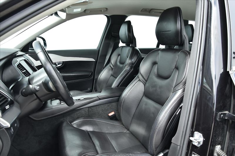 Volvo XC90 D5 AWD INSCRIPTION ČR - fotka 10 z 26