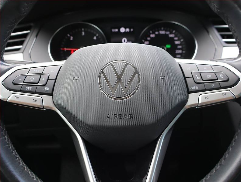 Volkswagen Passat (2021) Elegance 2.0 TDI, Automat - fotka 17 z 19