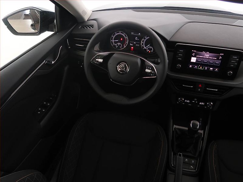 Škoda Scala (2024) Fresh 1.5 TSI, ČR,1.maj - fotka 7 z 24
