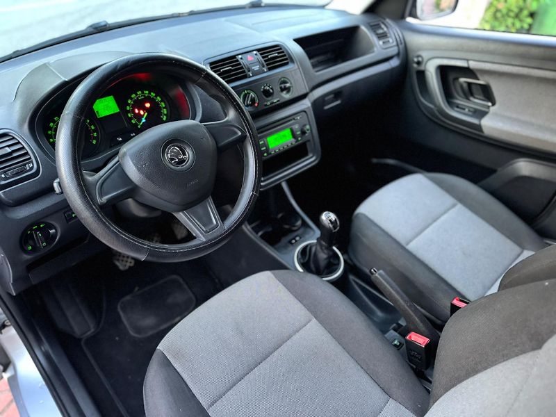 Škoda Roomster 1.6TDI ROZVODY TAŽNÉ KLIMA   - fotka 14 z 25