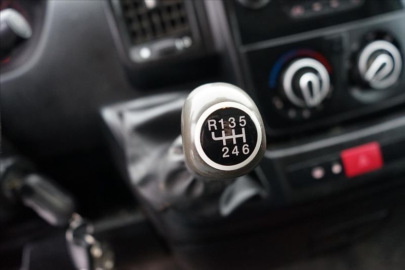 Citroën Jumper 2,0 BlueHDi  L1H1 tažné - fotka 17 z 18