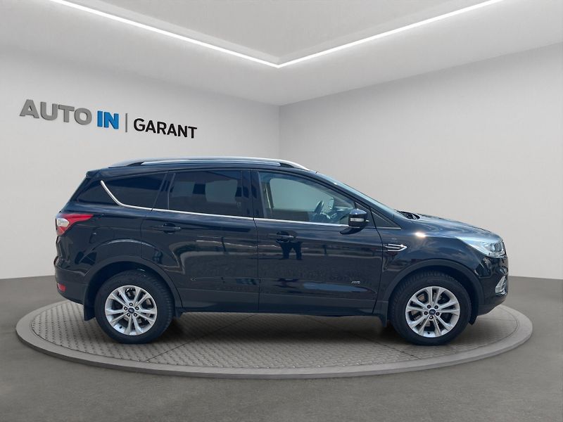 Ford Kuga (2017) 2.0 110kW, 4x4, Tažné, Serv.kn - fotka 4 z 22